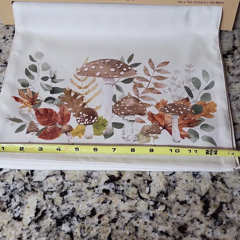 TABLE RUNNER Robert Stanley Botanicals & Mushrooms